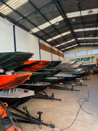 Vende-se barcos novos 