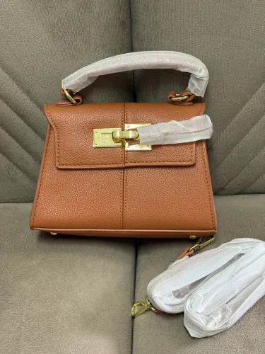 Bolsa Feminina de mão.