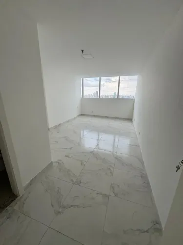 RG - Sala com 30m desocupada