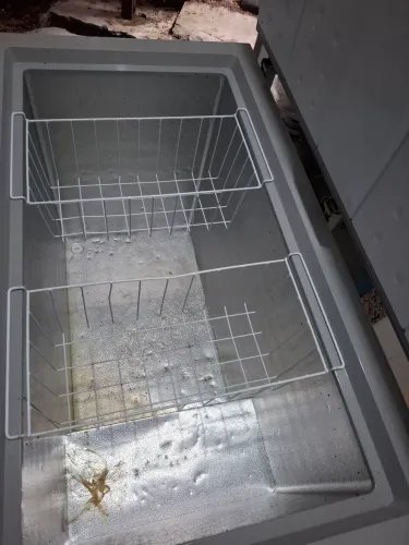 Vende-se Freezer Midea 300 litros