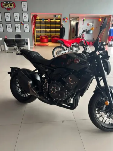 CB BLACK EDITION