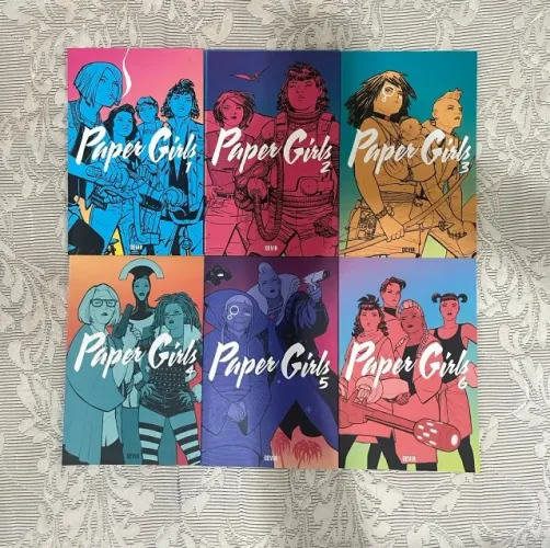 Papers Girls 1 a 6 - História Completa