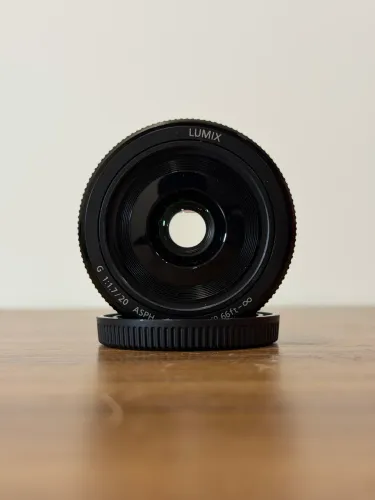 Lente Panasonic Lumix G 20mm f/1.7 ASPH II p/ MFT M43