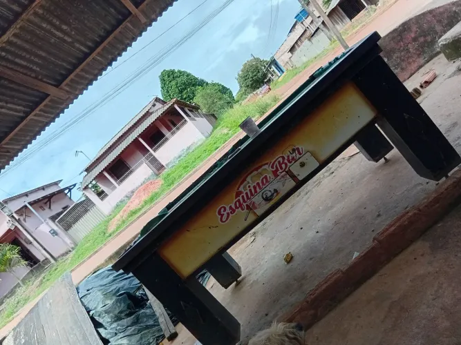 Vende-se este bilhar