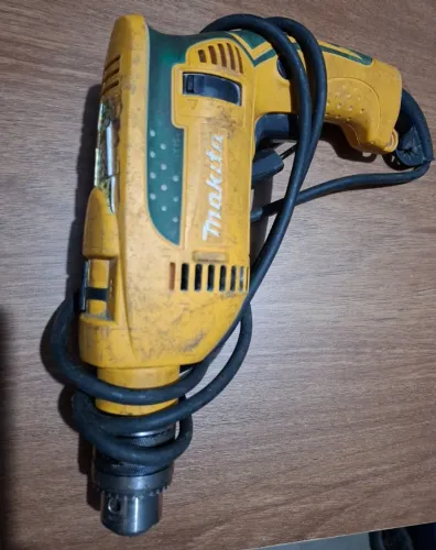 Furadeira makita edição especial e Grampo Sargento Tipo C Nº 8