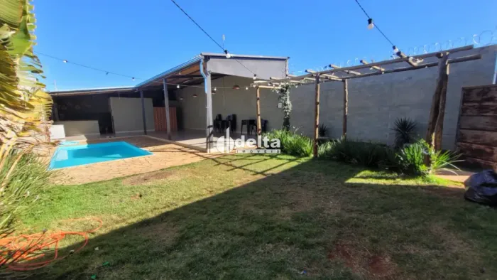 Casa com 1 quarto disponível para venda no bairro Laranjeiras em Uberlândia MG