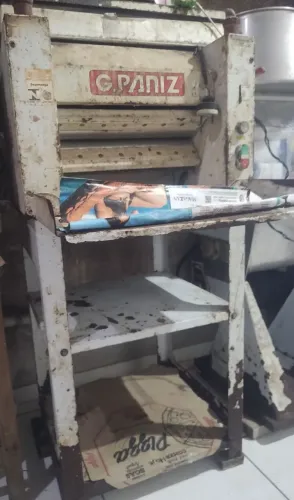 Cilindro Laminador Para Massas com Pedestal.