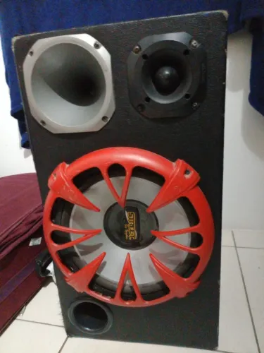 VENDO JBL PARTYBOX 110 + MÓDULO - R$ 900  Caixa de som JBL PartyBox 110 com módulo, funcio