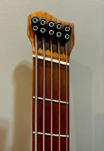Baixo Strinberg Next (multi scale) 5 cordas 