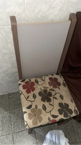 Mesa com 4 cadeiras