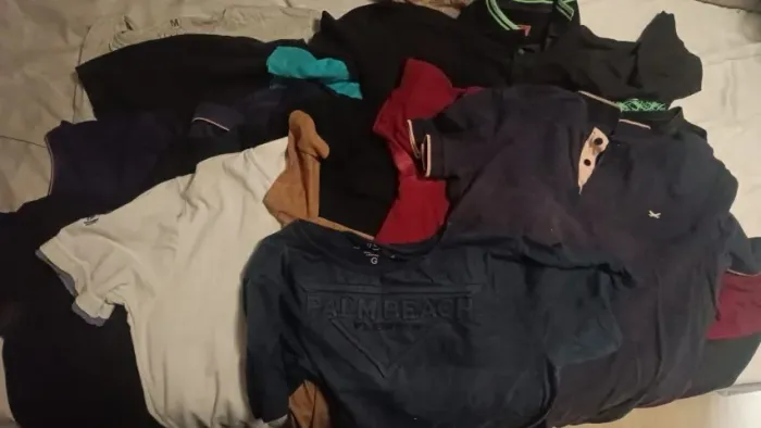 Lote com 22 Peças-Blusas, Masculinas, Tamanho M - DESAPEGO