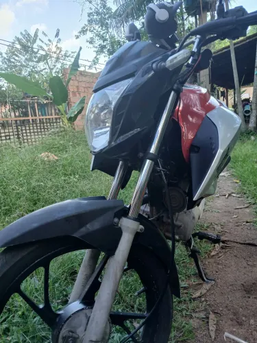 Vende-se essa Moto