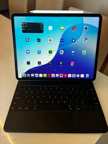 iPad Pro 12,9? 5ª Geração (M1) + Apple Pencil + Magic Keyboard