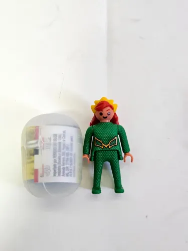 Boneco Mera miniatura Kinder Ovo Playmobil