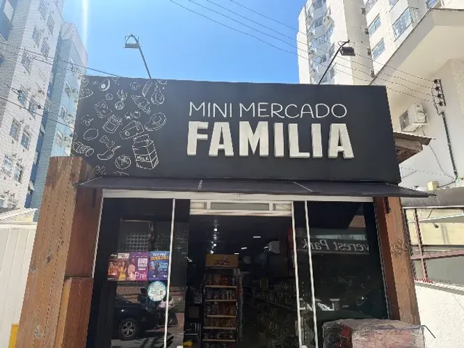 Uma vaga de reposição em mimi mercado família