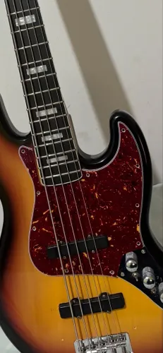 Escudo Baixo Jazz Bass 5 cordas Tortoise