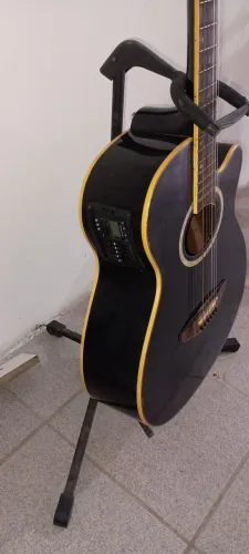 Vende-se violão