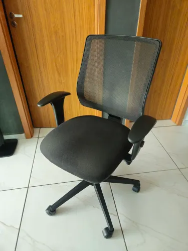 Cadeira FlexForm Uni escritório premium