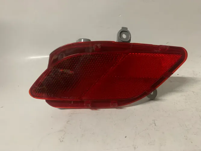 Defletor parachoque Yaris Hatch esquerdo motorista 