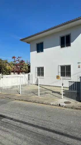Alugo apartamento