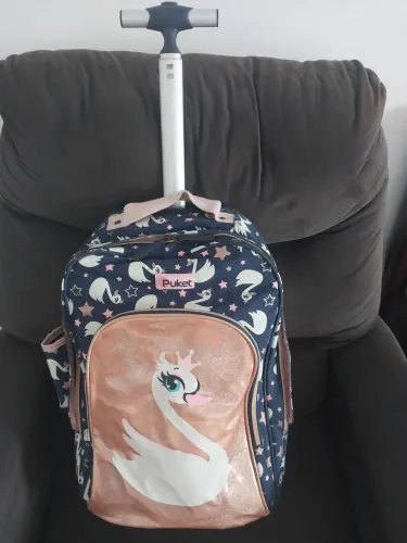 Vendo Mochila Escolar Lancheira e Necessaire da PUKET.
