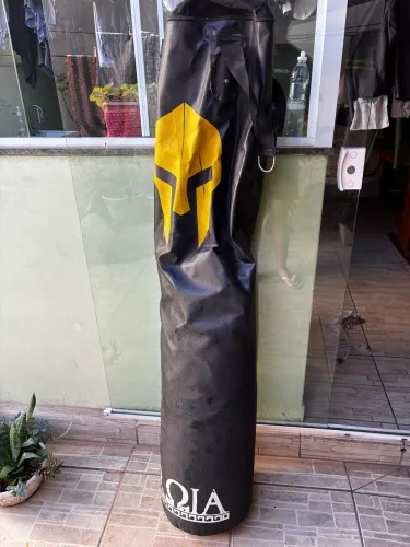 Saco de pancada Troia (enchimento até a metade)