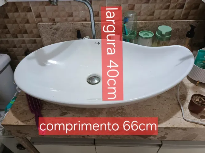 Vendo está linda *pia para *banheiro.