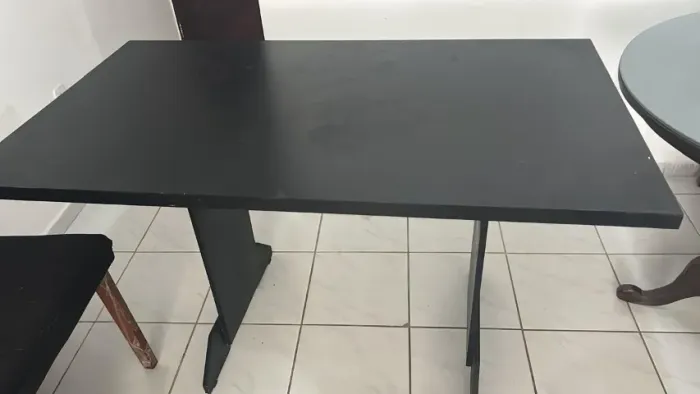 Mesa para 4 cadeiras !!! excelente estado de conservação, aproveite essa oportunidade.