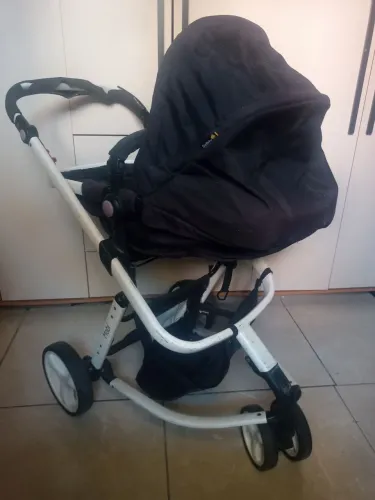 Carrinho de bebê moises da mobi (preço negociável)