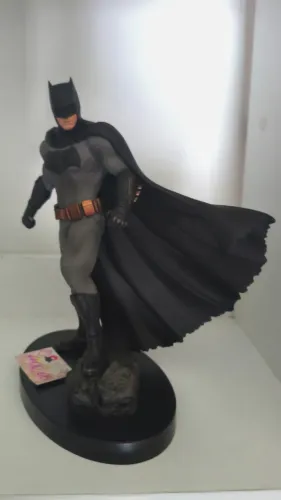 Estatua Furyu 1/10 Batman ver LJ LOOSE