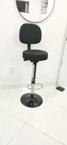 Mocho giratório alto