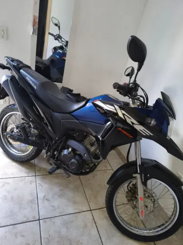 <br>Honda XRE 190 ABS 2022/2023 Azul ? Apenas 15mil km, Revisada e Documentos em Dia<br>