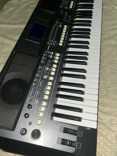 Teclado Yamaha psr s670