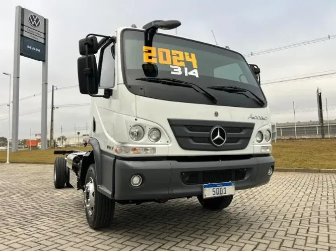 MB Accelo 1017 ano 2024/24