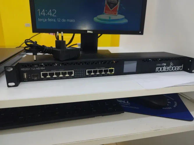 MikroTik RouterBOARD RB2011UiAS-RM