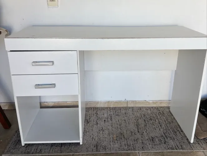 Escrivaninha, mesa para estudo