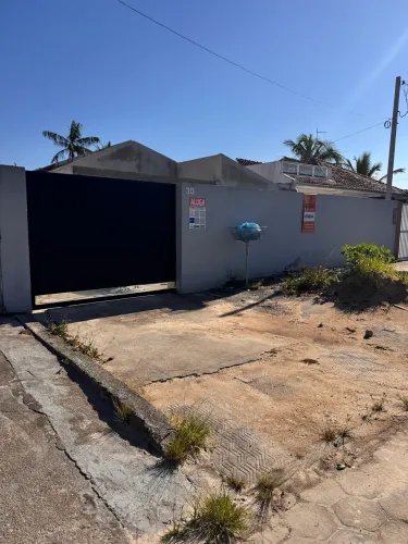 Vendo casa no litoral do Paraná (GUARATUBA) próxima ao mar 
