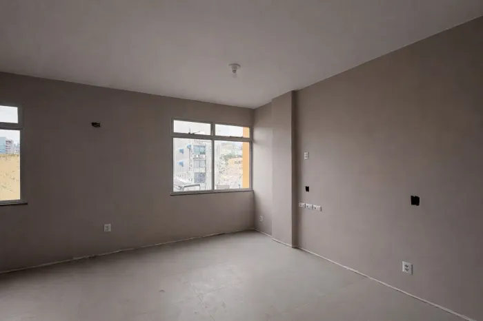Vendo Studio comercial no centro de Floripa