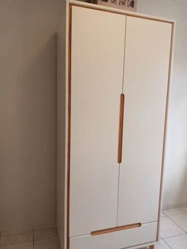 Conjunto de Guarda Roupas e Cômoda