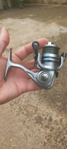 Molinete daiwa laguna 1000
