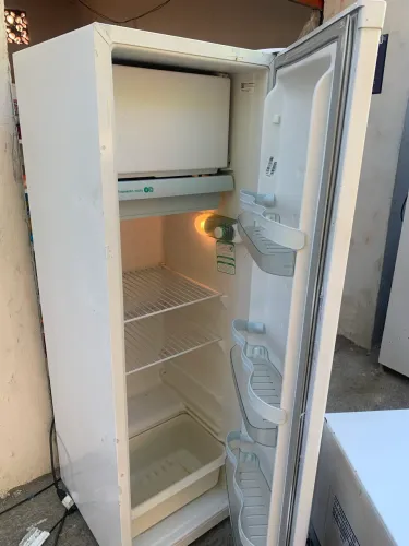 Geladeira cônsul degelo seco