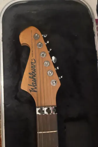 Guitarra Washburn N2 topada!