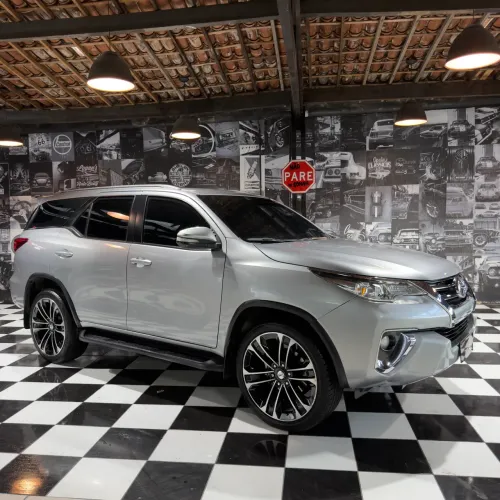 Toyota Hilux SW4 SR 4X2 2.7/ 2.7 Flex 16V Aut. 2017