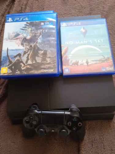 Playstation 4 (PS4) + 5 jogos