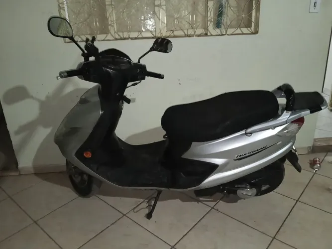 Moto excelente para o dia a dia.