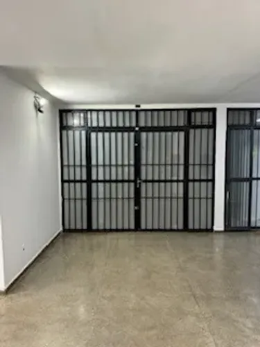 Loja SubSolo 38 metros quadrados, CLN 410 Bloco C Asa Norte Brasília DF