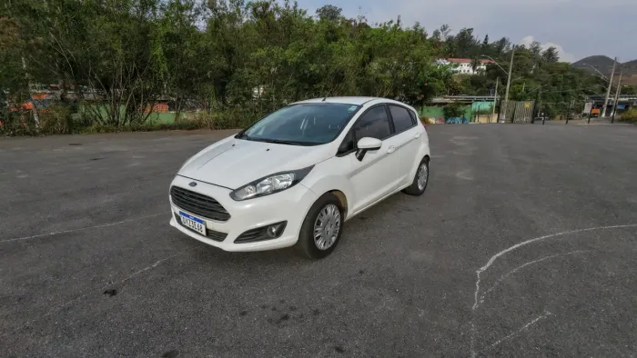 Ford Fiesta 1.5 16V Flex Mec. 5P 2015