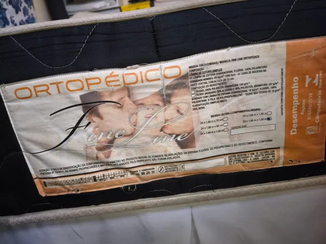 Cama casal com colchão ortopedico