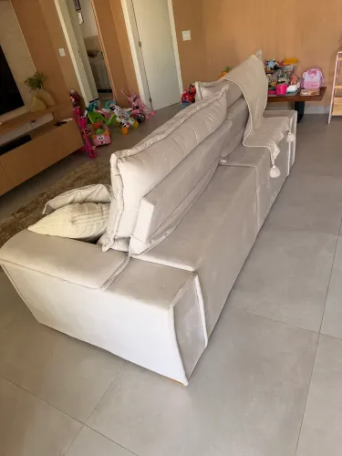Sofá retrátil e reclinável 