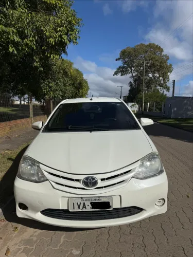 Toyota Etios X 1.3 Flex 16V 5P Mec. 2014